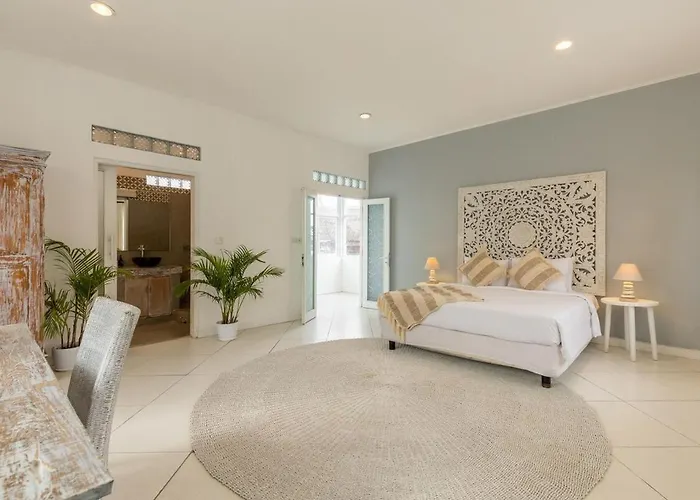 Villa 5mins To Kudeta Club *