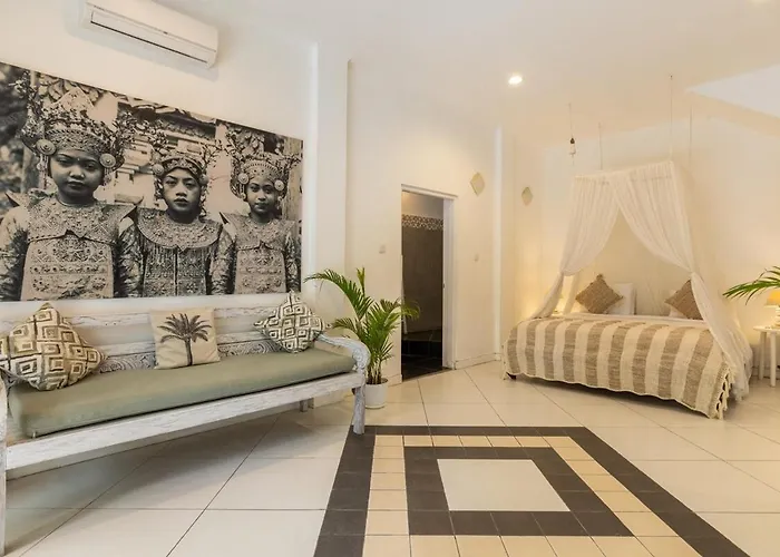 5mins To Kudeta Club Villa